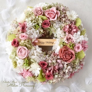 ロマンティックだけど甘すぎない25㎝見栄えリース。結婚お祝い・サロンオープンなどに。