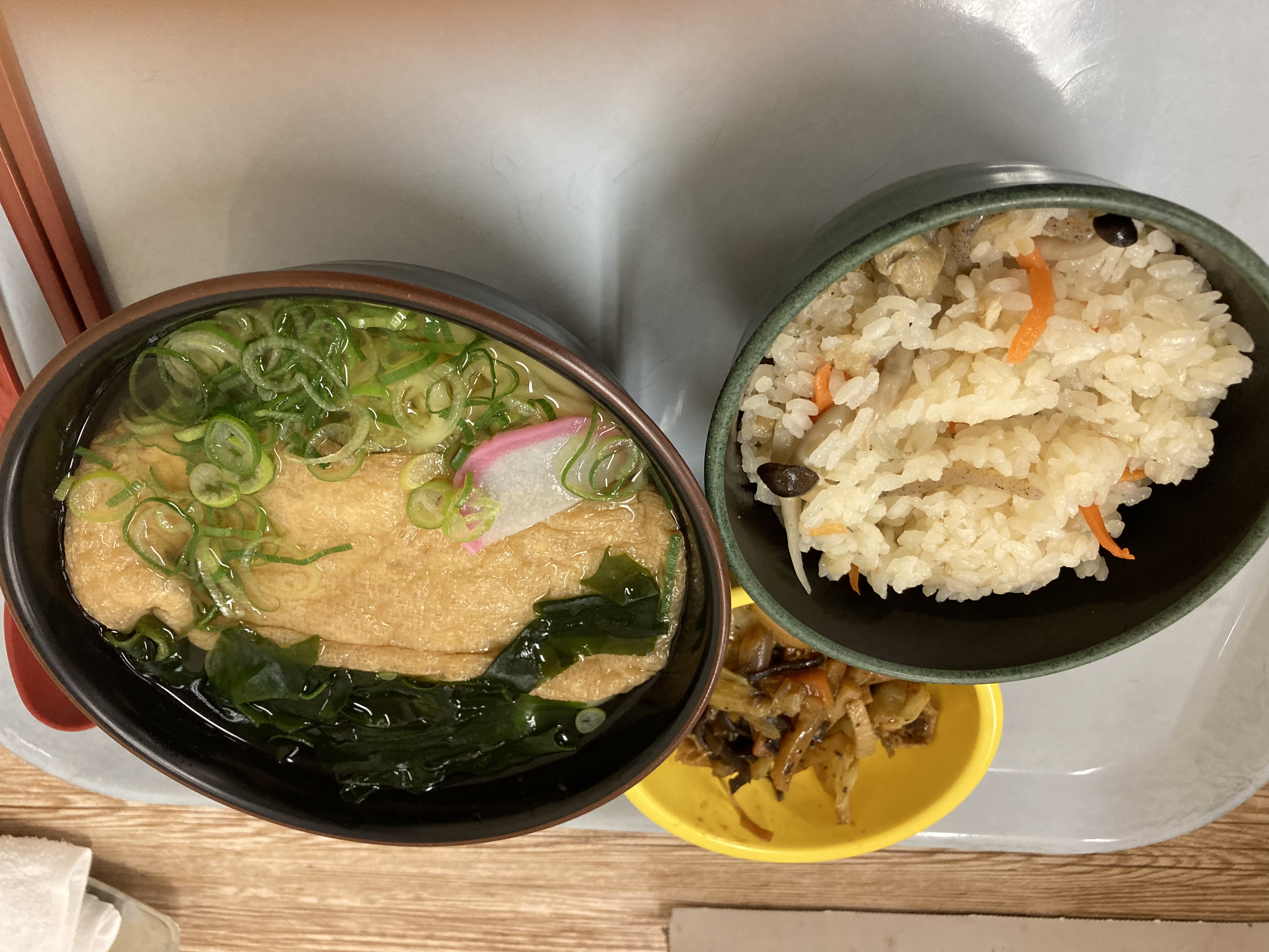 混んでます。