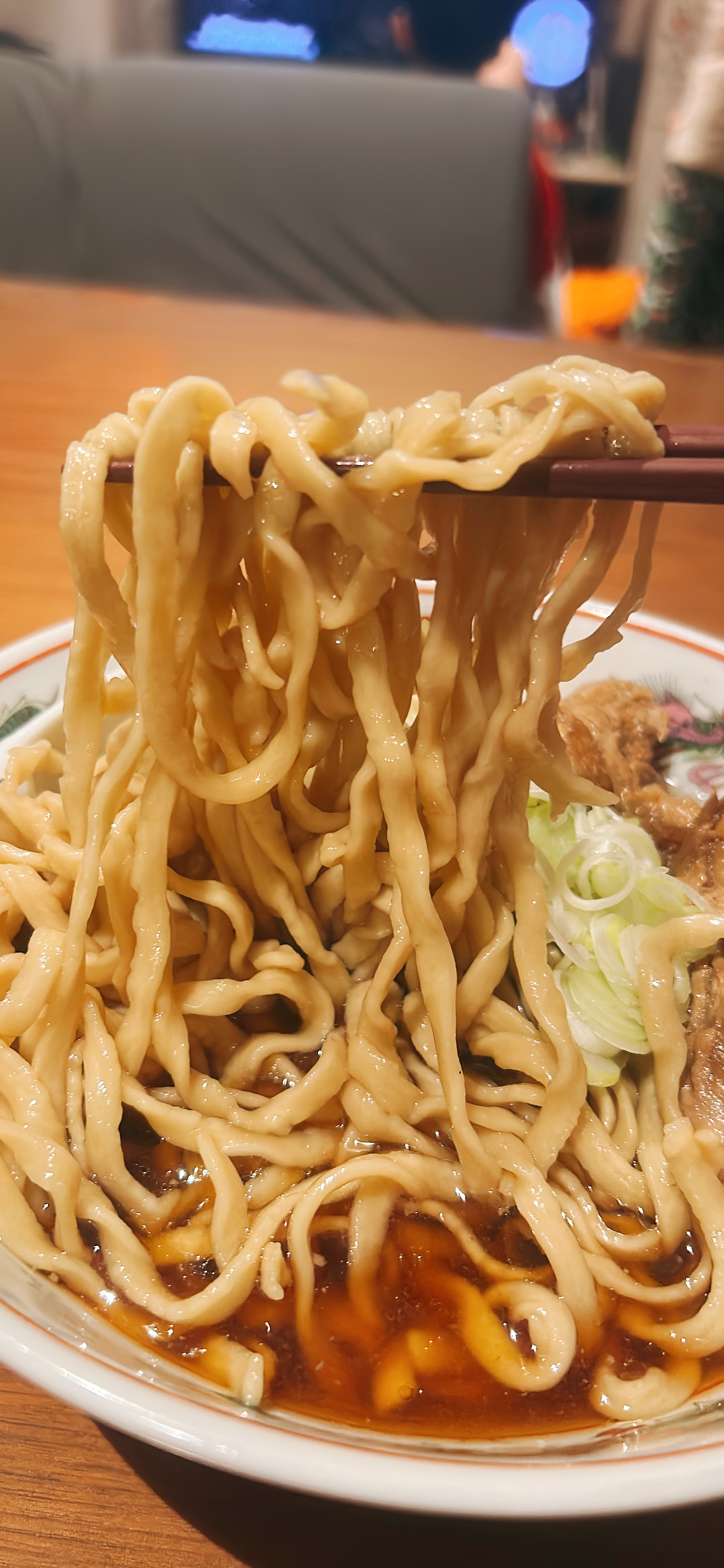 お世話になります。