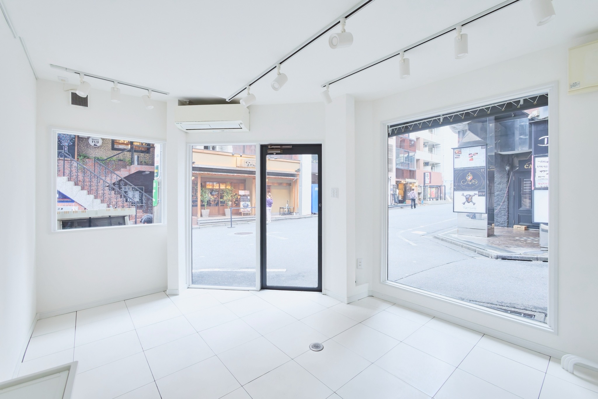 POPUP EVENT / loose at TINY CORNER GALLERY