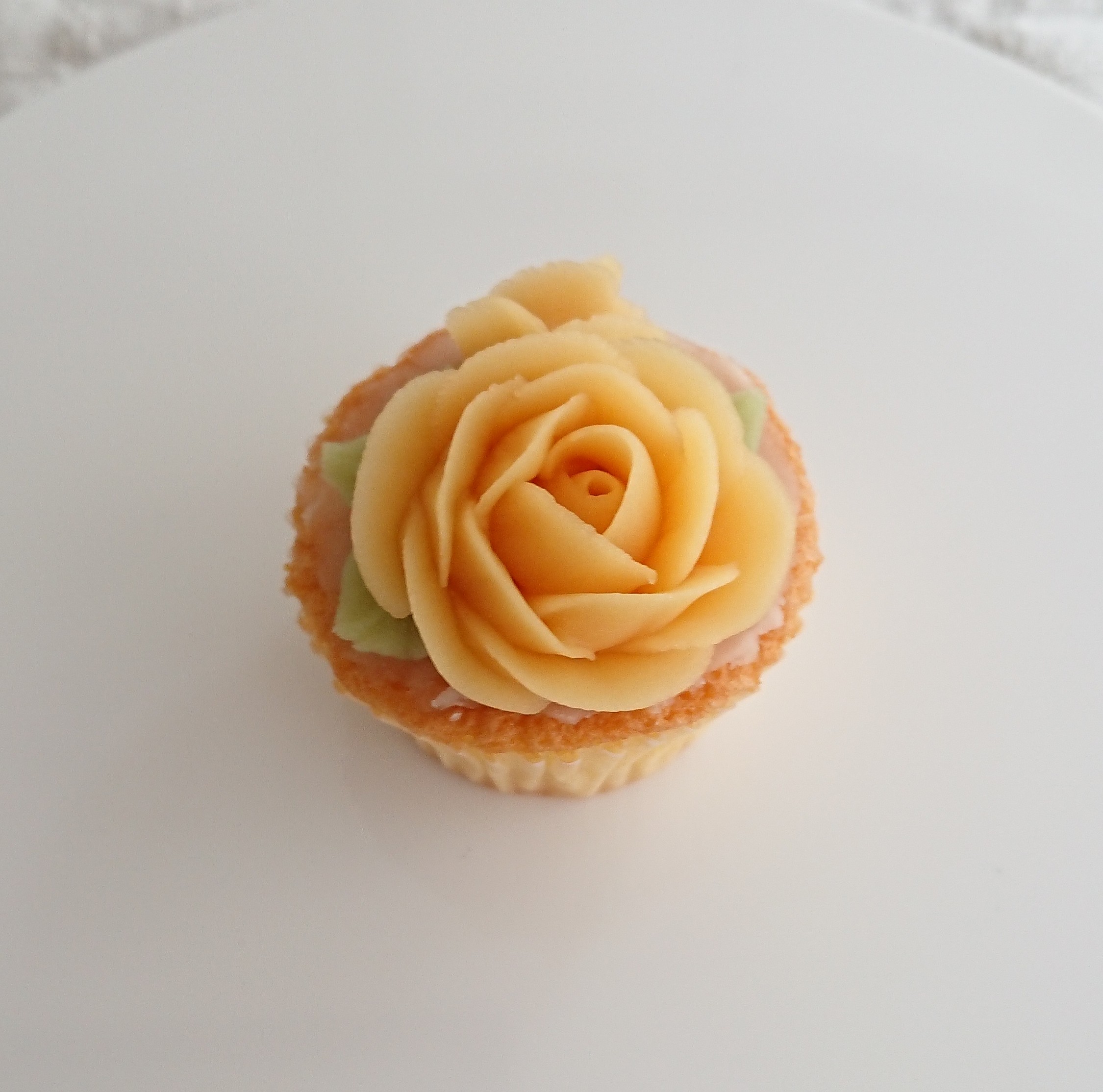 フラワーケーキ作りに欠かせない絞り袋の話