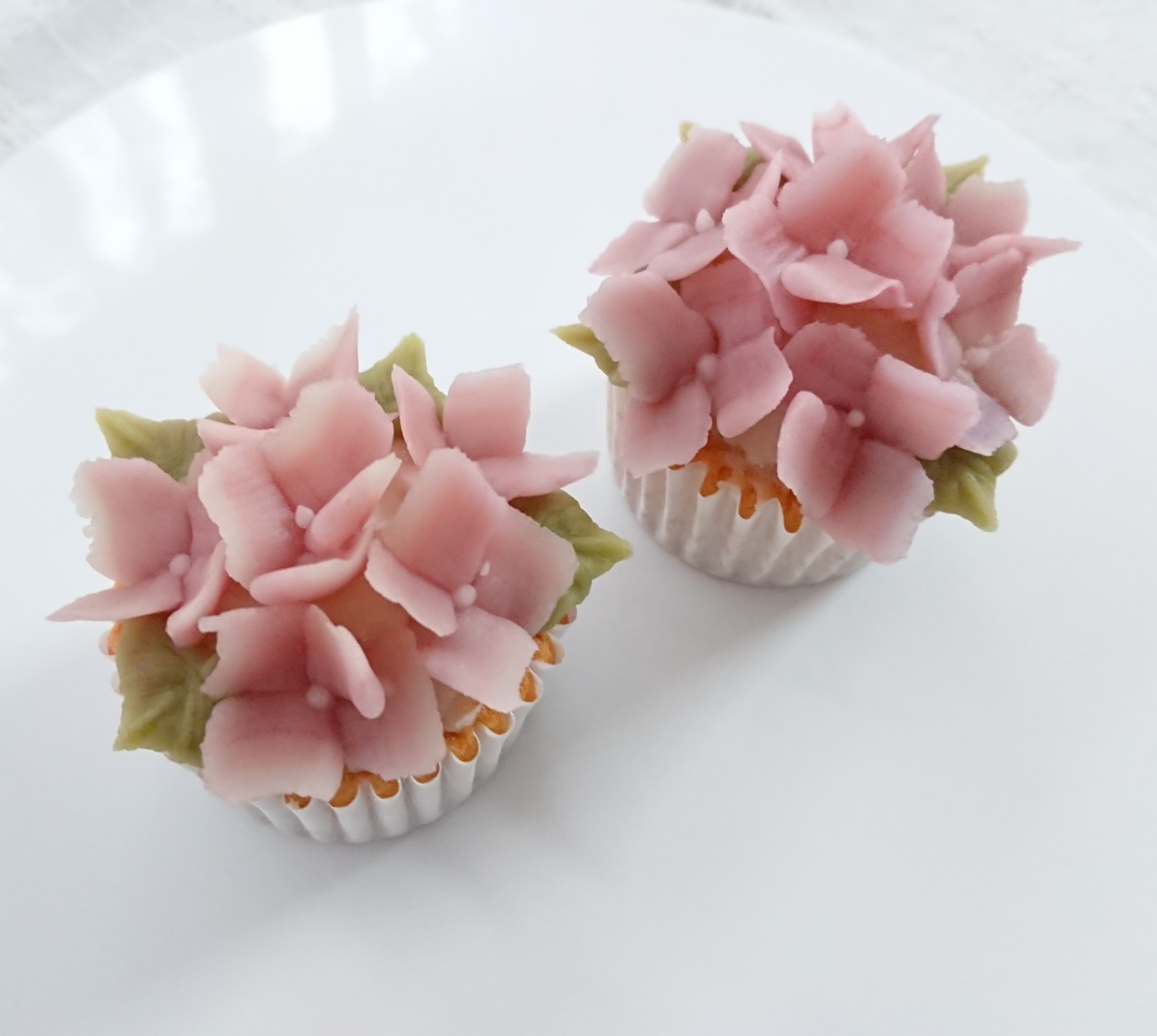 紫陽花のカップケーキ