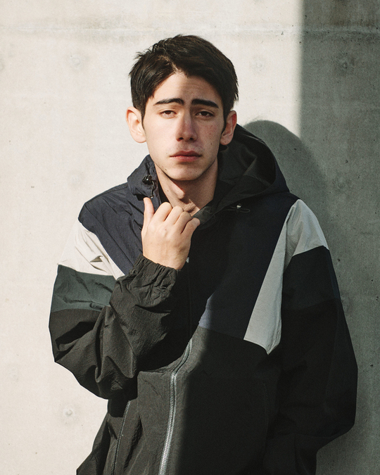 商品のご紹介 NYLON MULTI JACKET (v-0016)