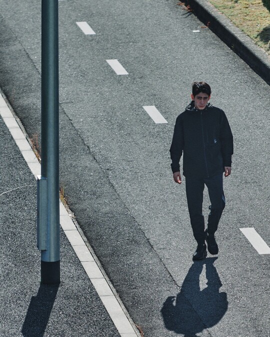 商品のご紹介 NYLON LIGHT JACKET (v-0025)