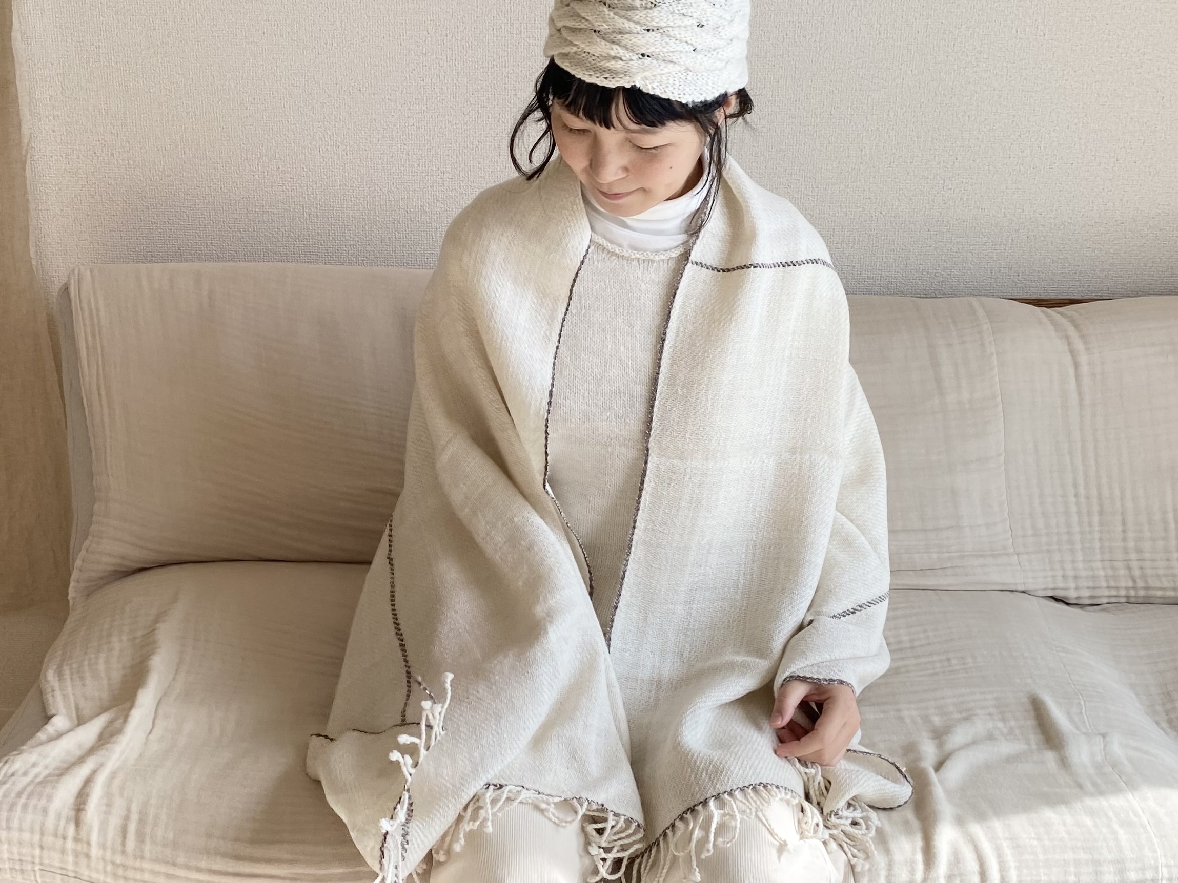 手紡ぎのアルパカのショールとセーター。ペルーの作品🌈プエンテ・ルエッカ