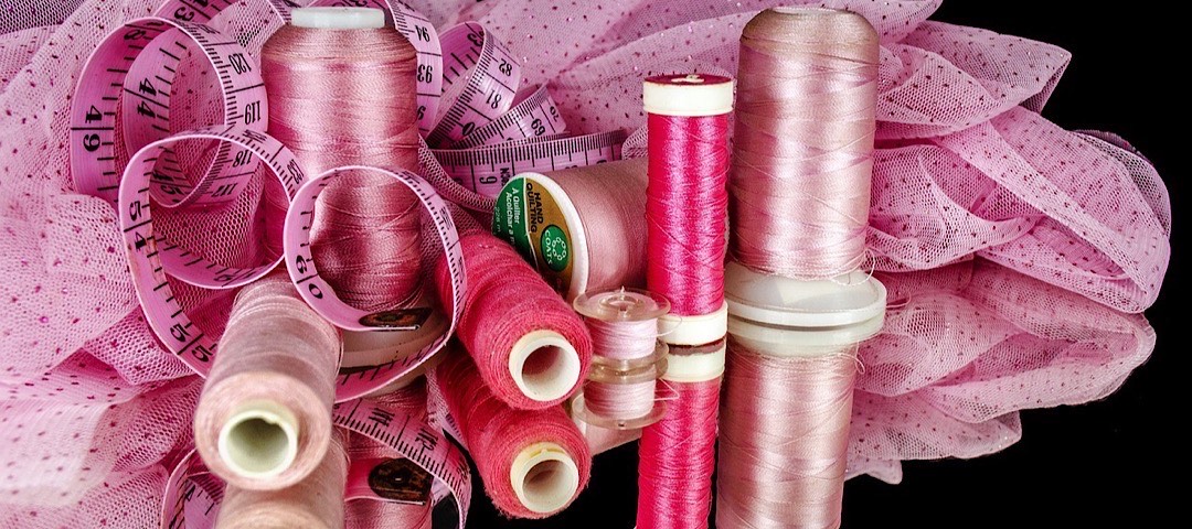 第一弾のお洋服、絶賛リメイク中！　でも最初のブログは4年前・・・？！