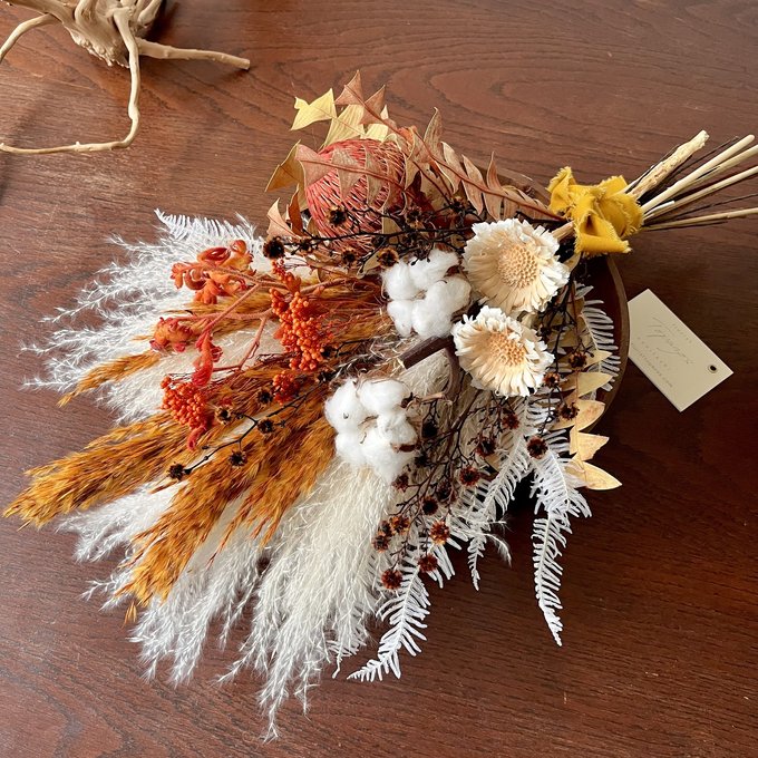 秋色・新作スワッグブーケのお知らせです✨