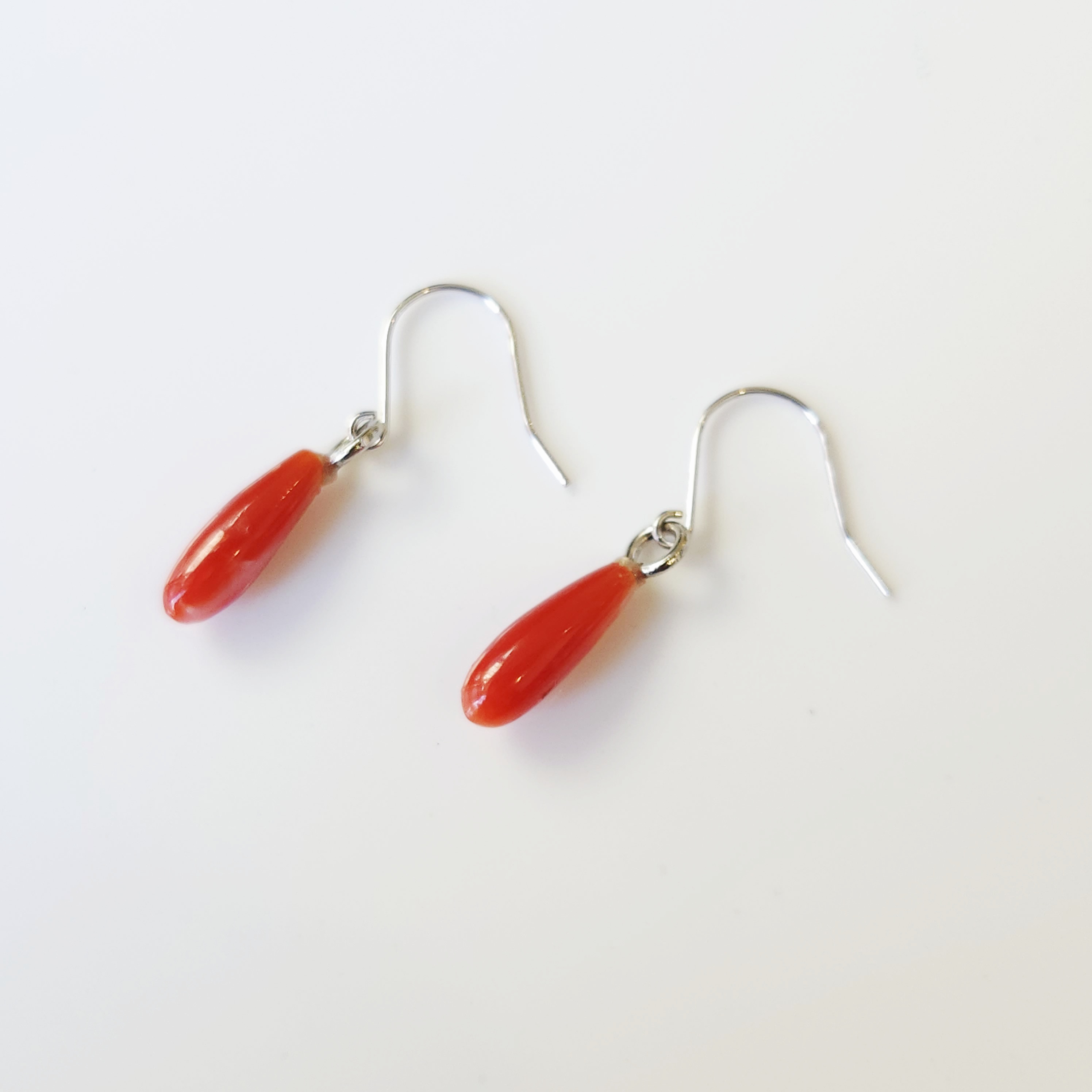 【新掲載】赤珊瑚アメリカンピアス(K14ホワイトゴールド)