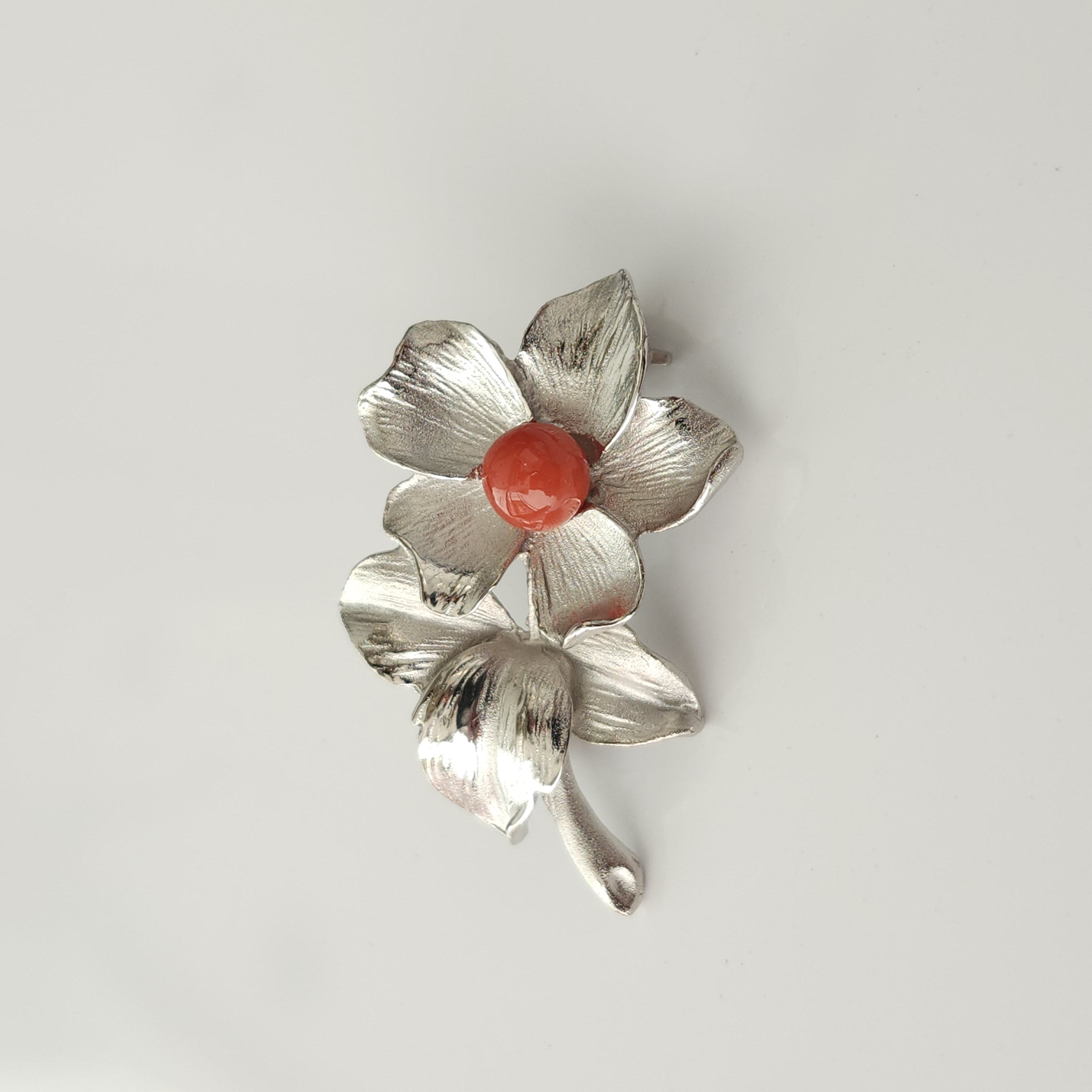 【新掲載】赤珊瑚つきブローチ