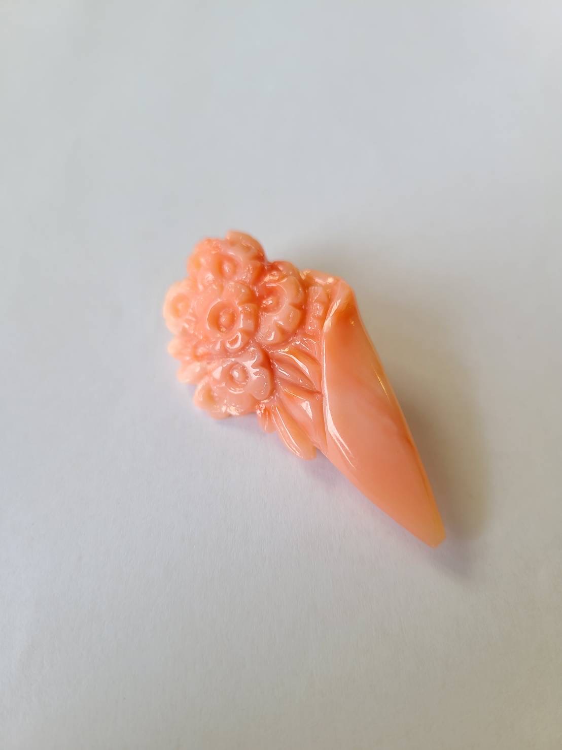 【新商品】花束のブローチ　を新掲載しました。