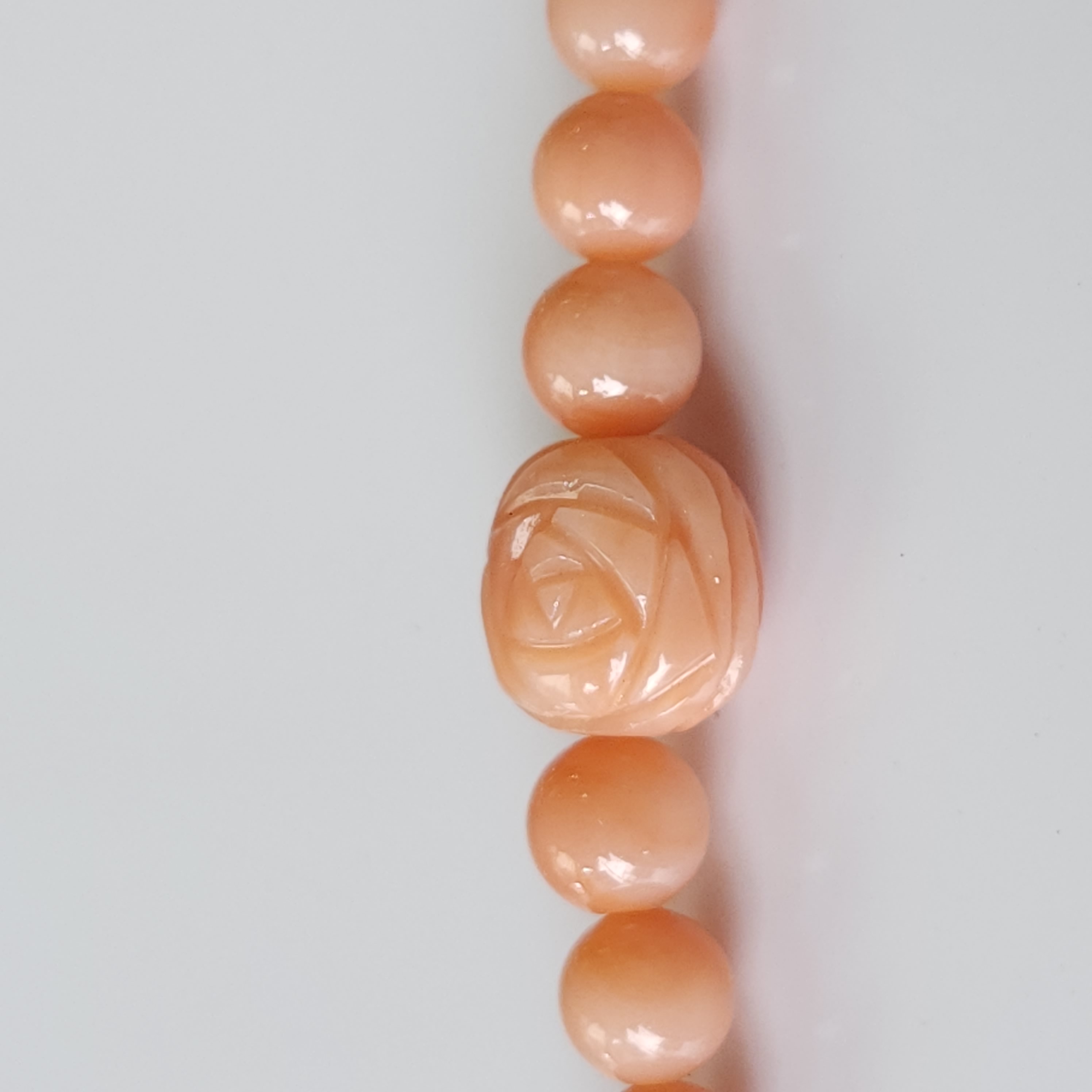 【新掲載】バラ彫り(深海珊瑚)の羽織紐