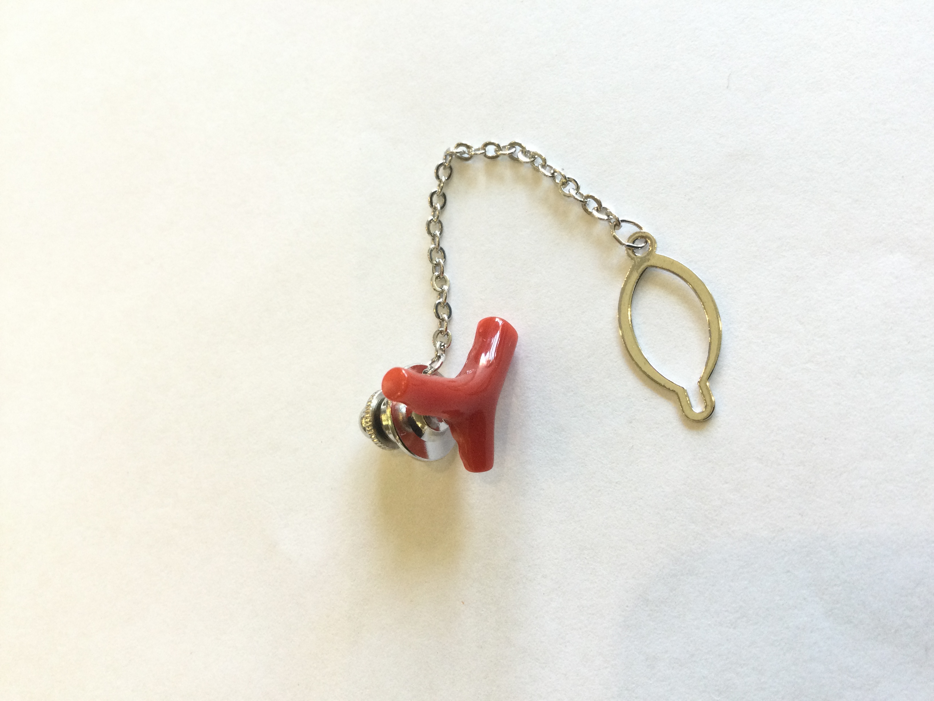 新商品　血赤珊瑚の枝のタックを追加しました