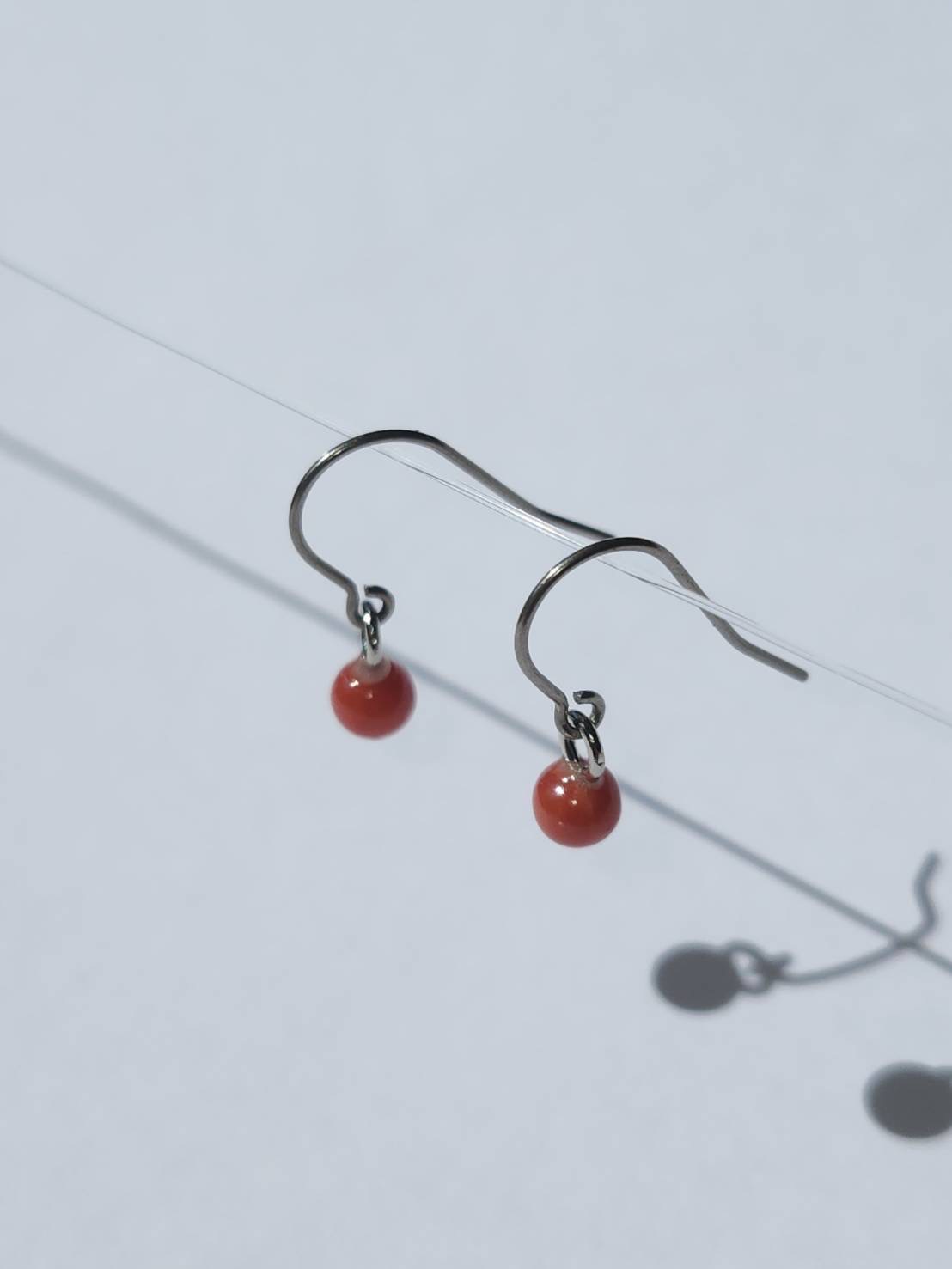 【新商品】赤珊瑚玉アメリカンピアス（チタン）を新掲載しました。