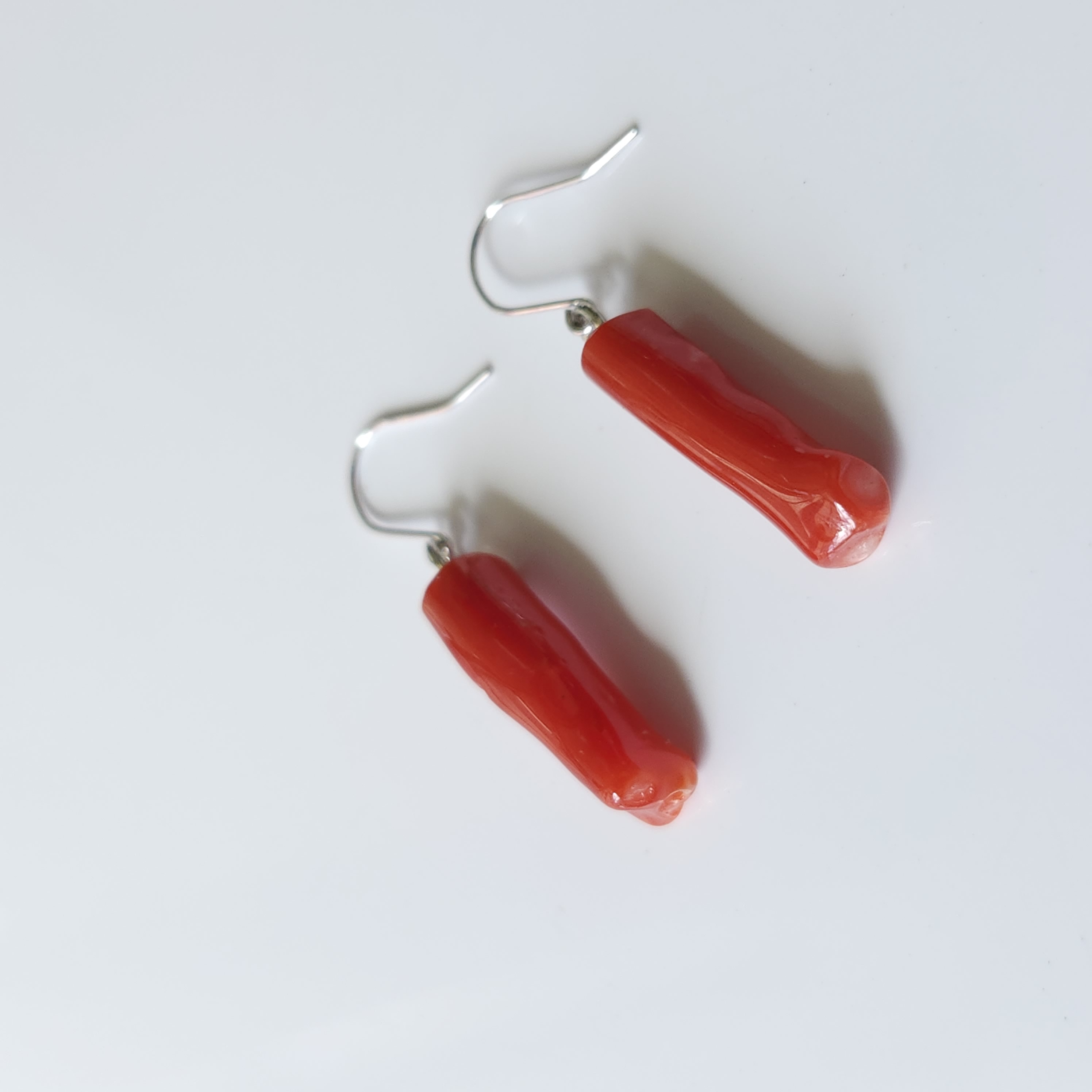 【新掲載】赤珊瑚枝のアメリカンピアス(K14ホワイトゴールド)