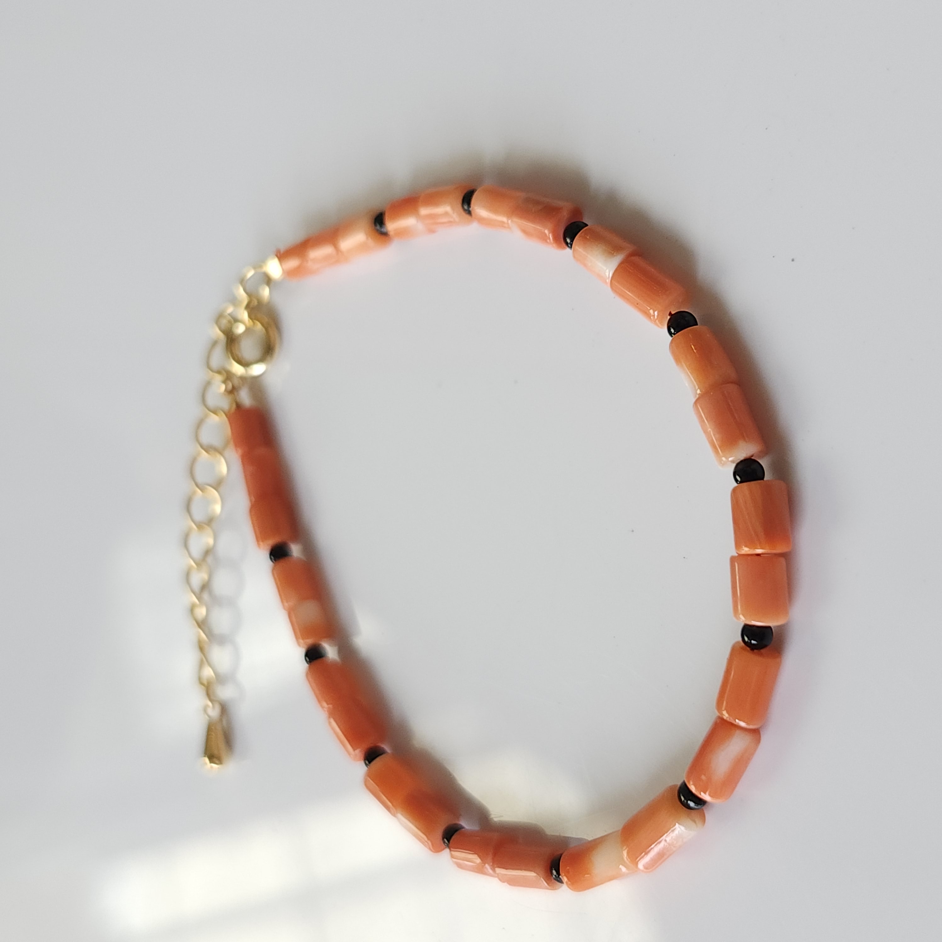 【新掲載】珊瑚とオニキスのブレスレット