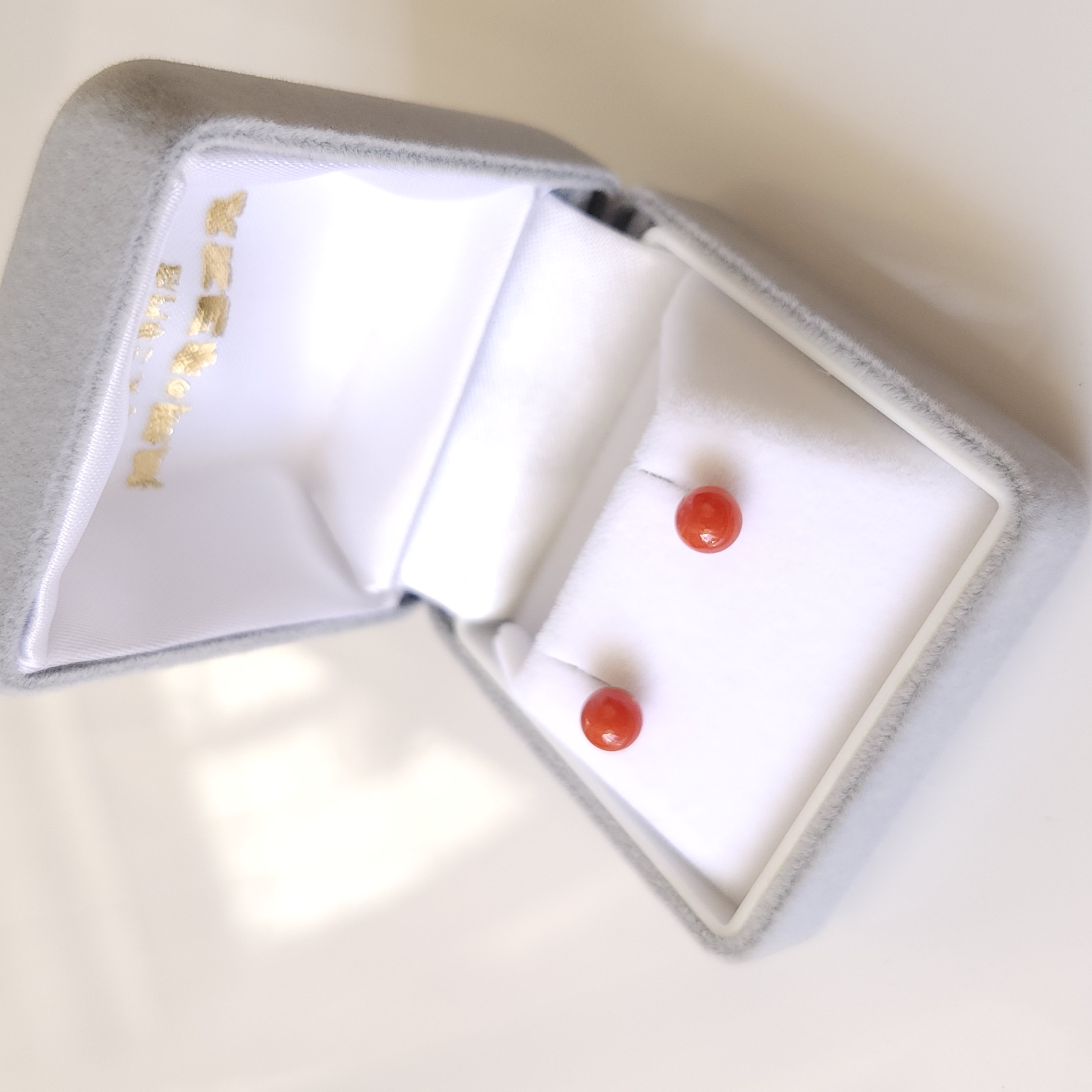 【新掲載】赤珊瑚玉ピアス(K14ホワイトゴールド)