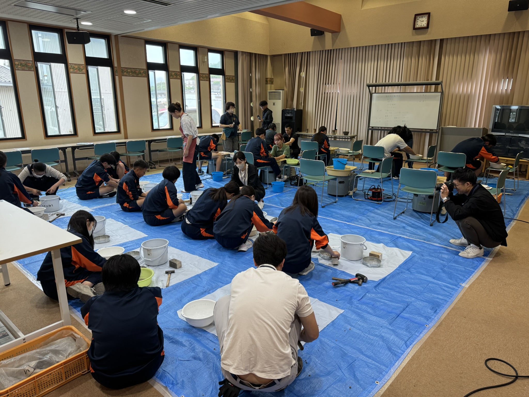 修学旅行で備前焼の土づくり&ろくろ体験