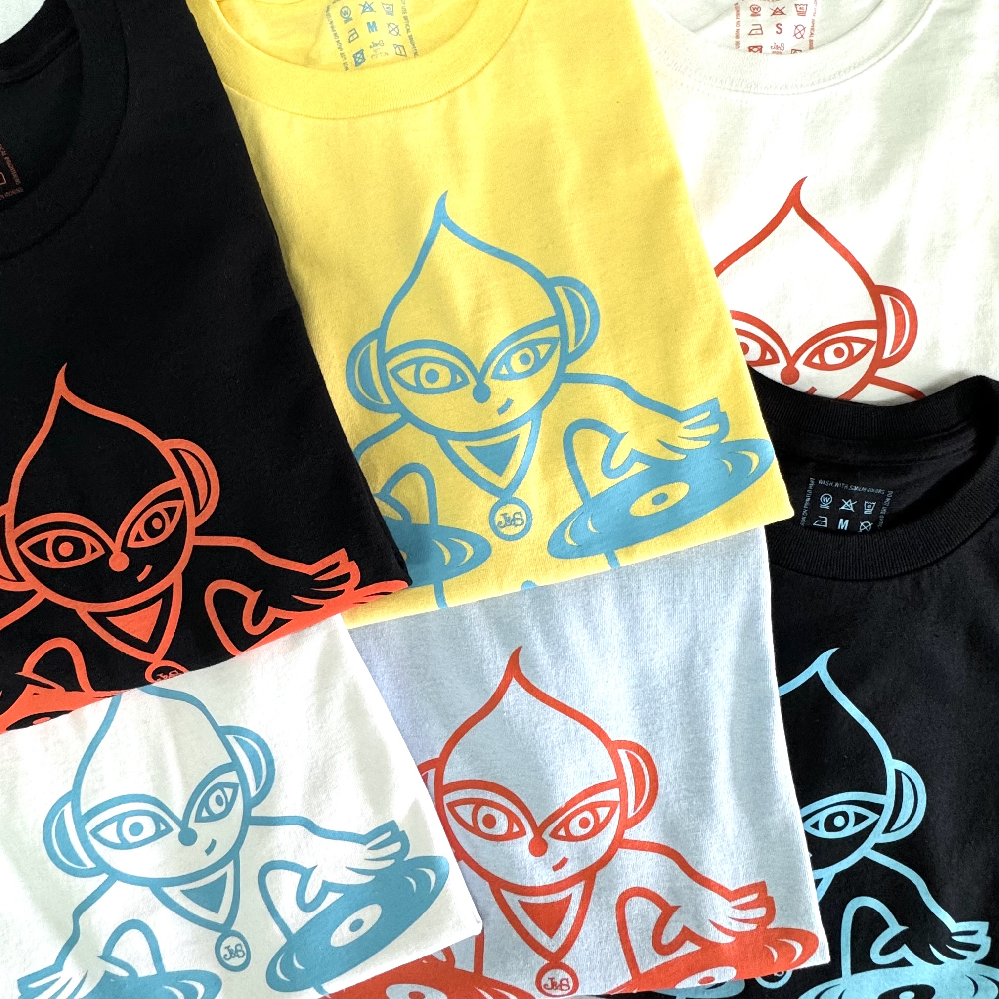 普段服屋に置いていないTシャツ展