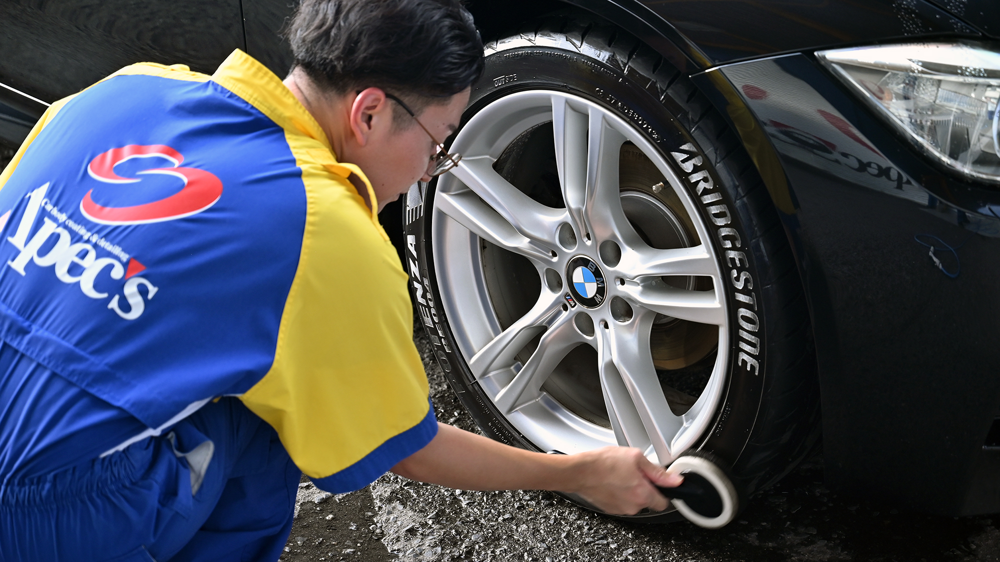 ✨ タイヤワックスは油性と水性どっちがいい？「艶感」「耐久性」「安全性」で比較