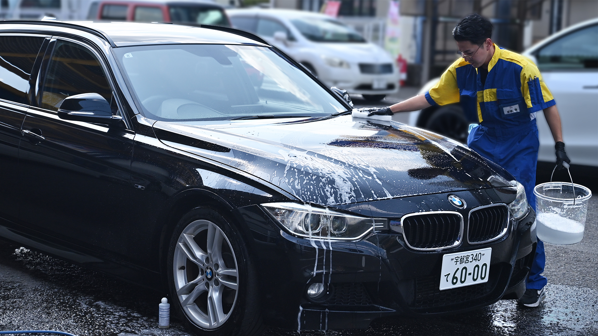 🚗 いつもの洗車で細かい傷が増える？スポンジの当て方を見直すポイント