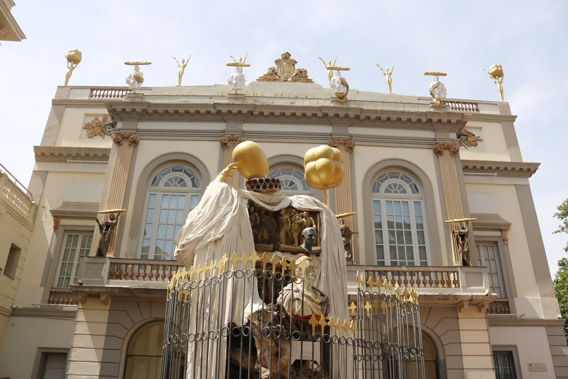 ダリ劇場美術館に行ってきました。