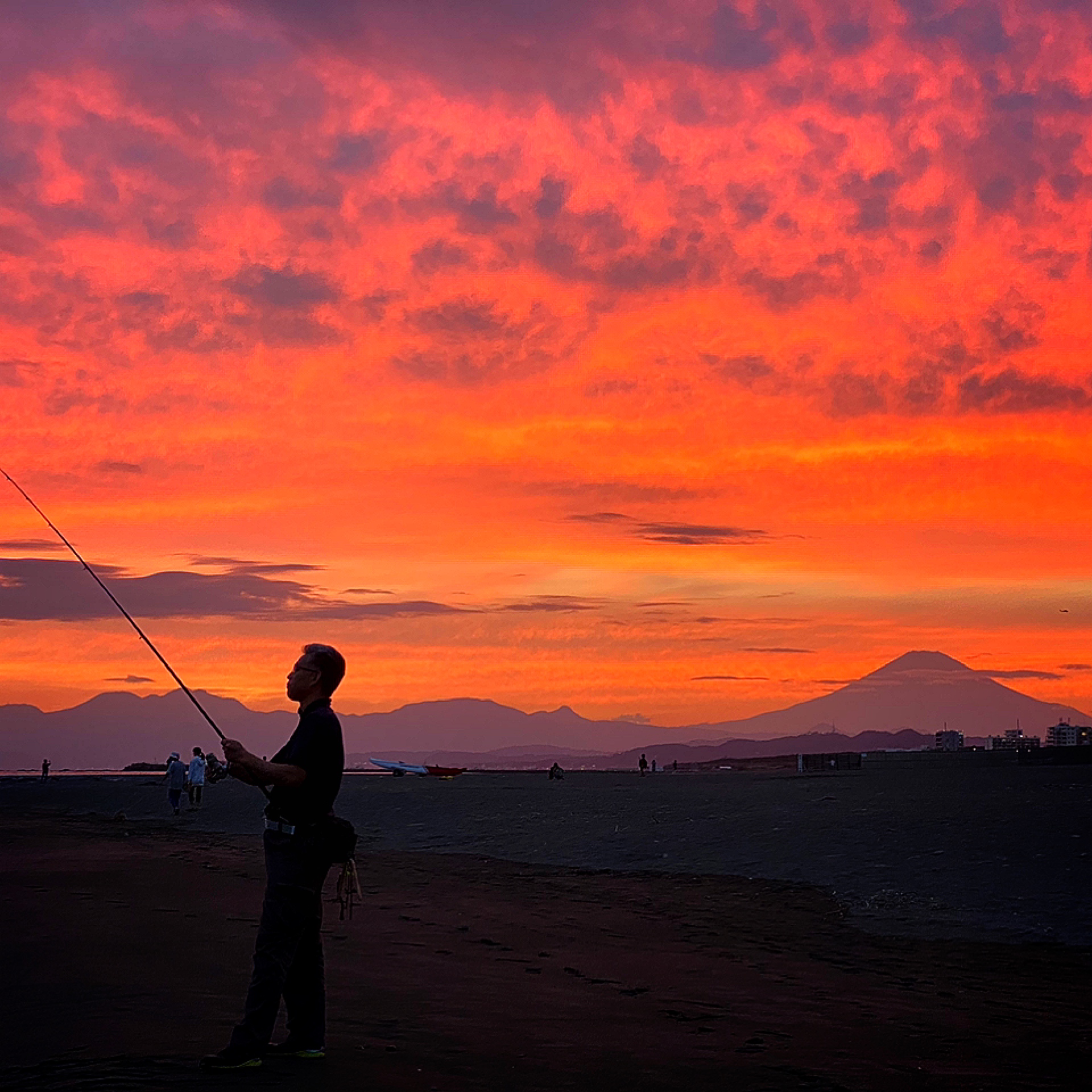 【サイト準備中】釣り人と富士山。