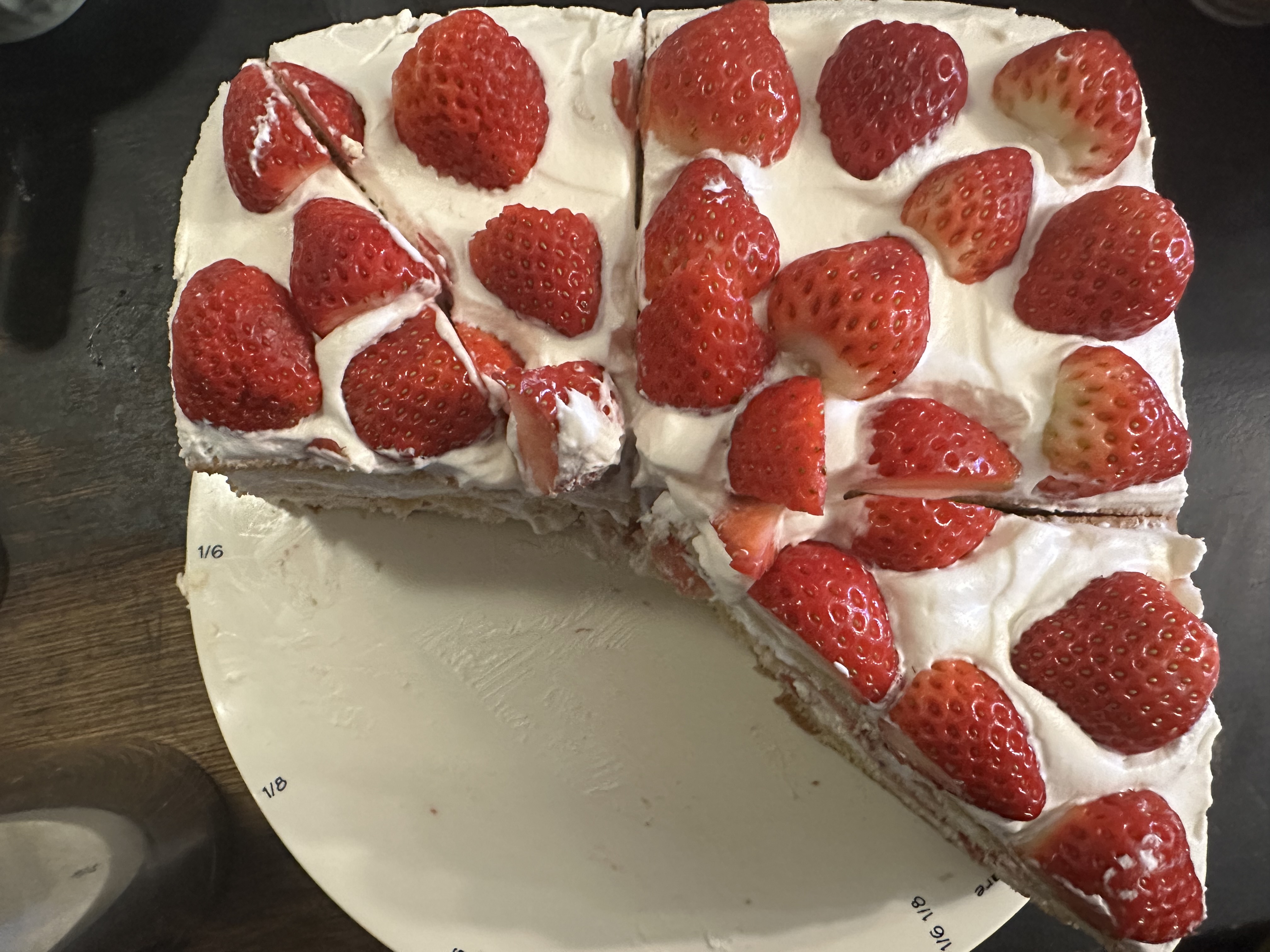 ドデカいちごのケーキ