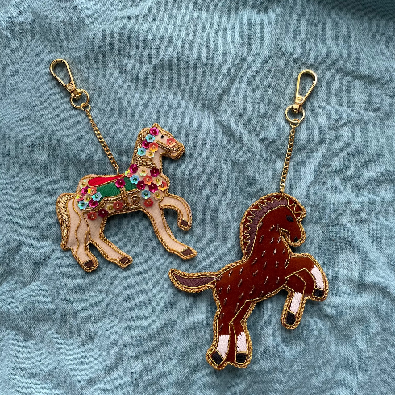 幸運を引き寄せる?!お馬さんモチーフのキーホルダー
