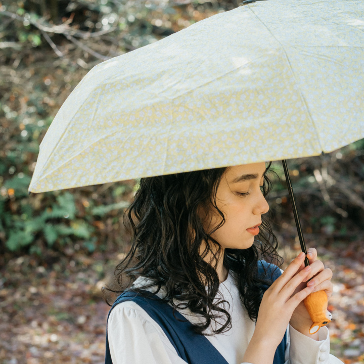 強い日差しからも、雨からも守ってくれる！うさぎちゃん折りたたみ傘再入荷しました。