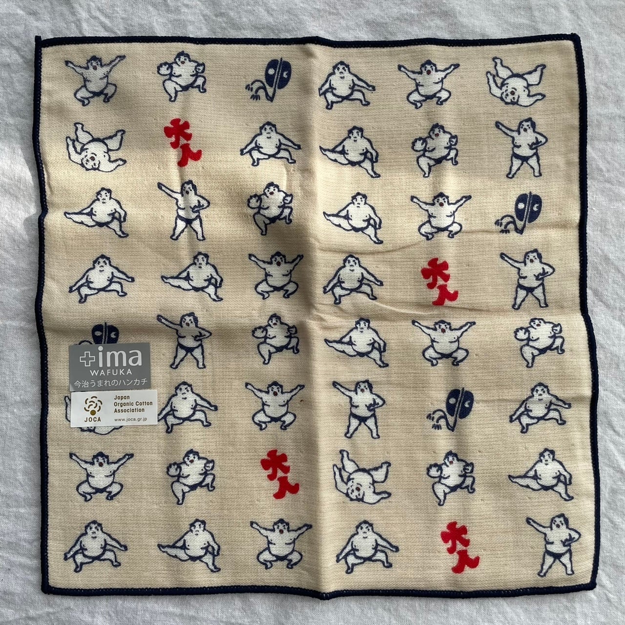 秋場所も今日で千秋楽！お相撲さんが可愛い「どすこい」ハンカチ再入荷しました。