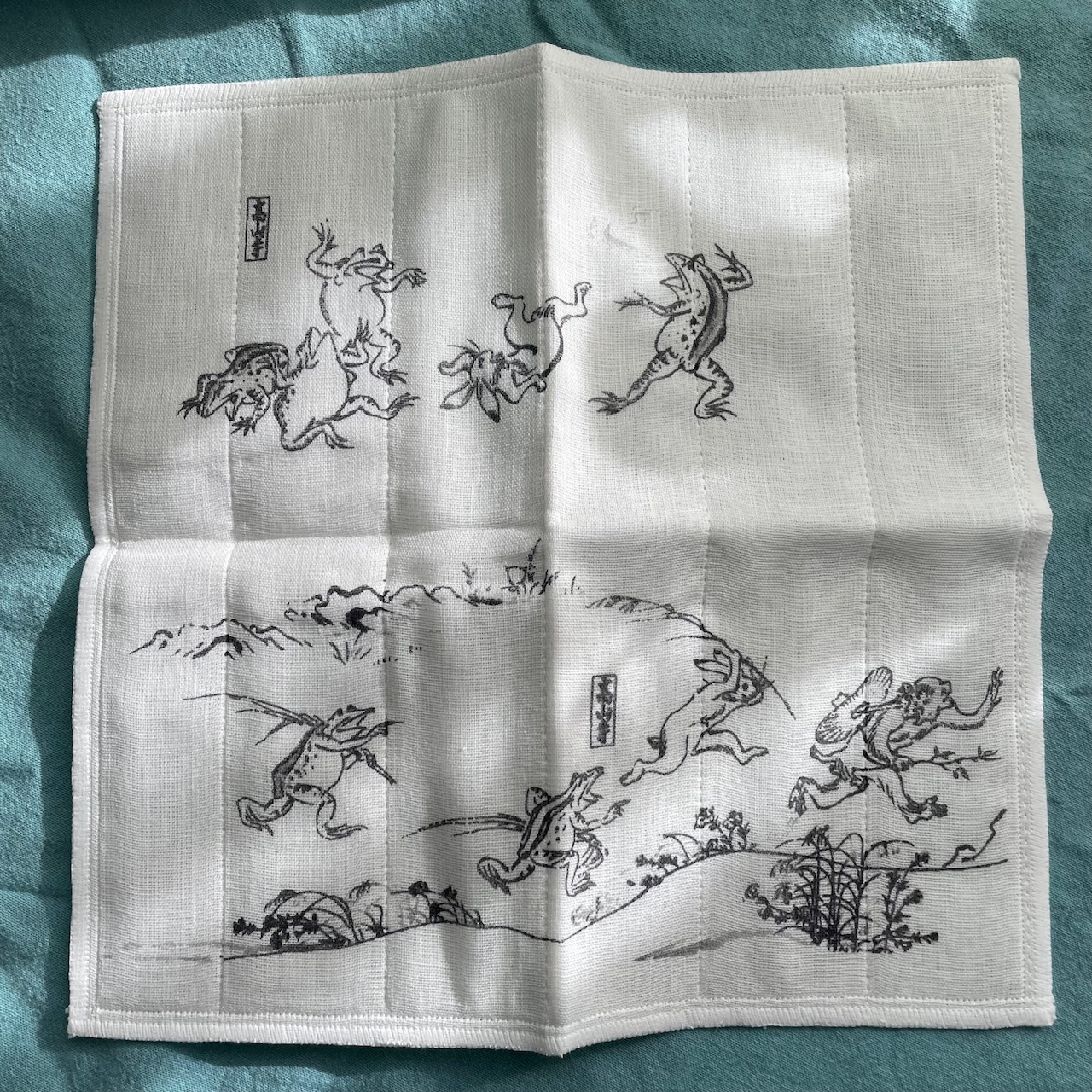 時を超えて愛される「鳥獣戯画」が描かれたふきん&手ぬぐい入荷しています。