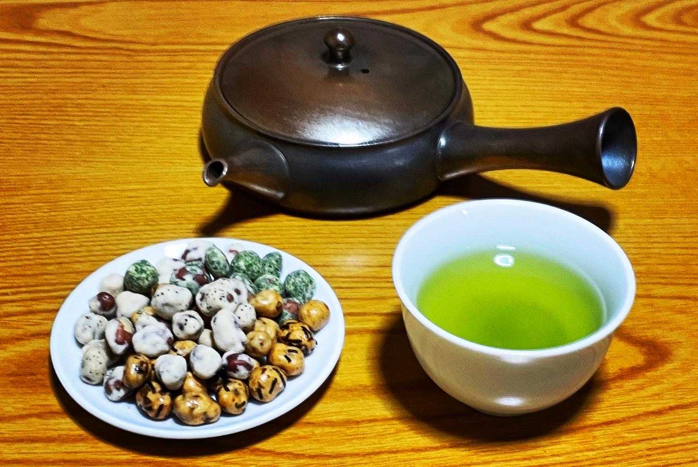 お茶と豆菓子