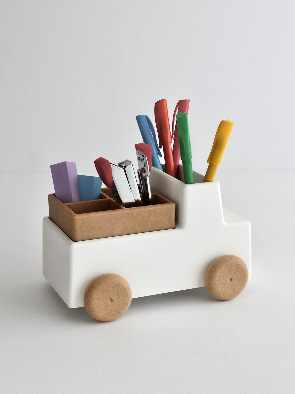 Minimal Sculpt Desk Organizer Truck