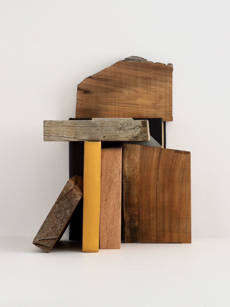 新商品|廃棄木材のブックエンド
