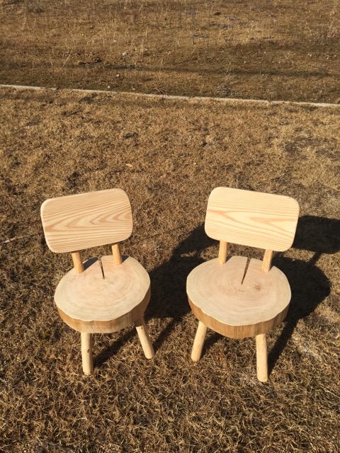 再販の子供椅子と丸太ローテーブルのセット