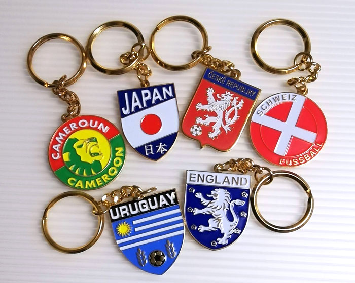 ヴィンテージのメタルキーリングをプレゼント！