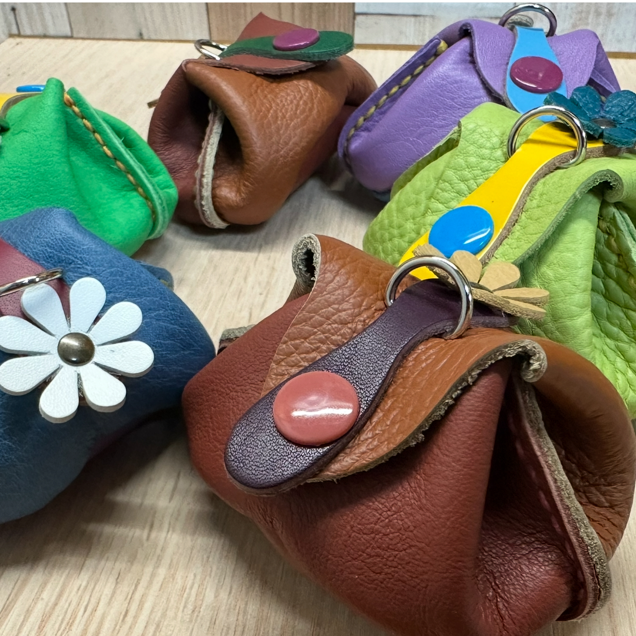 革小物「「プチコクーン」完成しました。