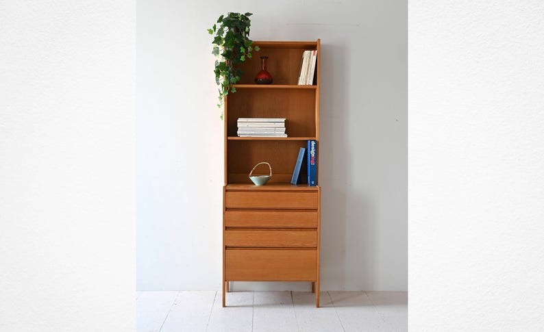 【新商品】60年代の魅力が息づく。ミニマリズムを極めた「ヴィンテージオーク風本棚」が登場！