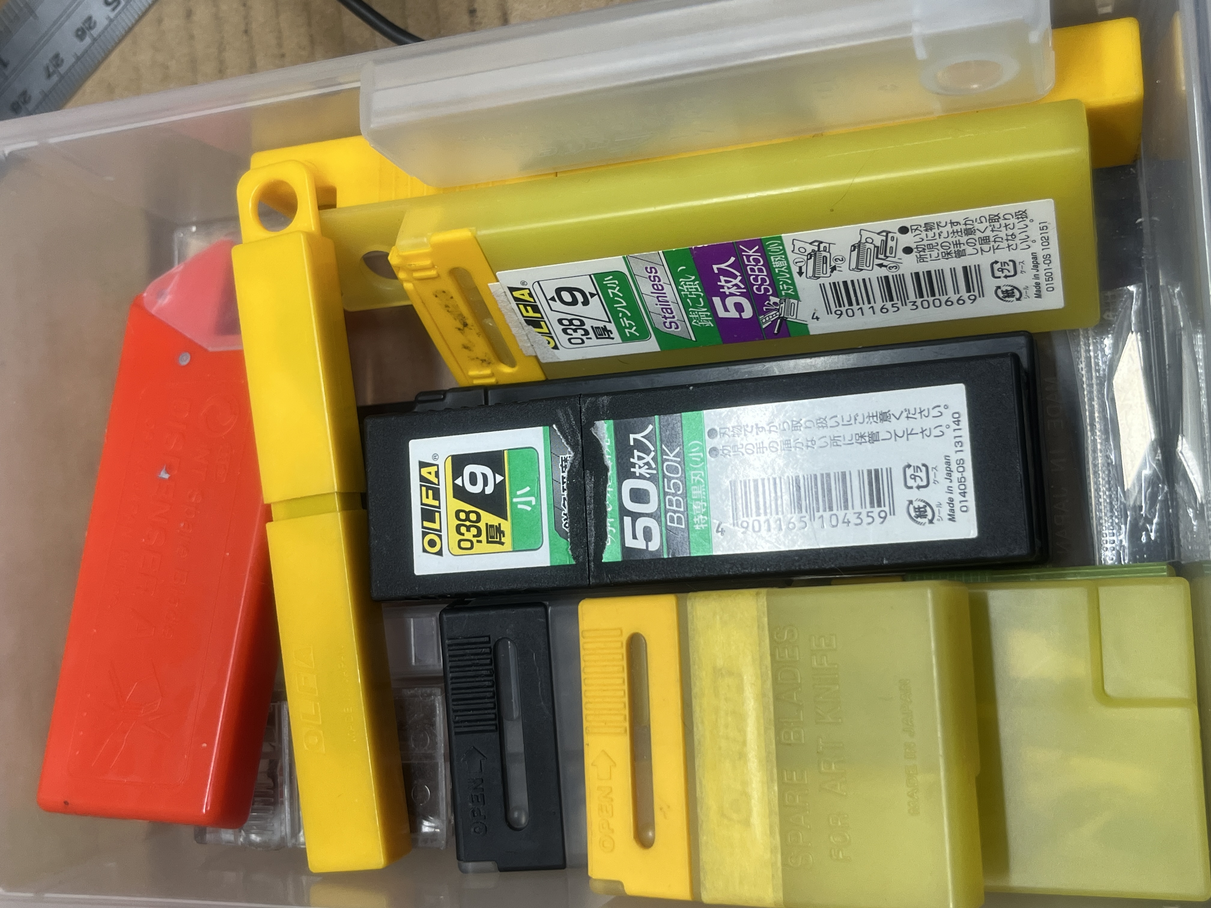 デザインナイフの刃をカッター刃で代用？