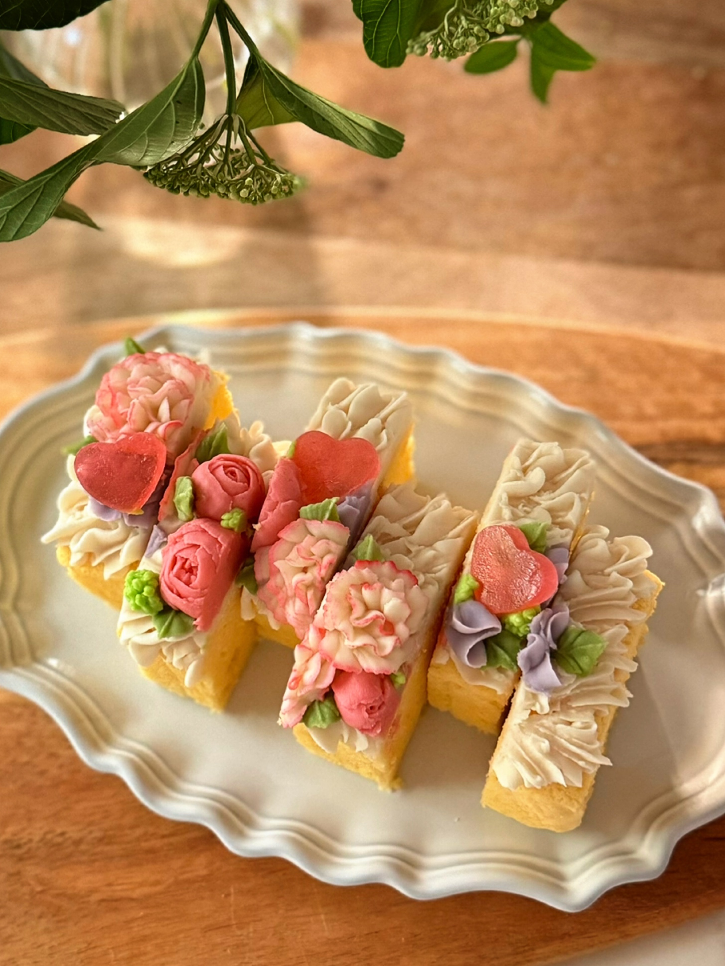４月１９日２１時〜　母の日のあんフラワーケーキ販売開始