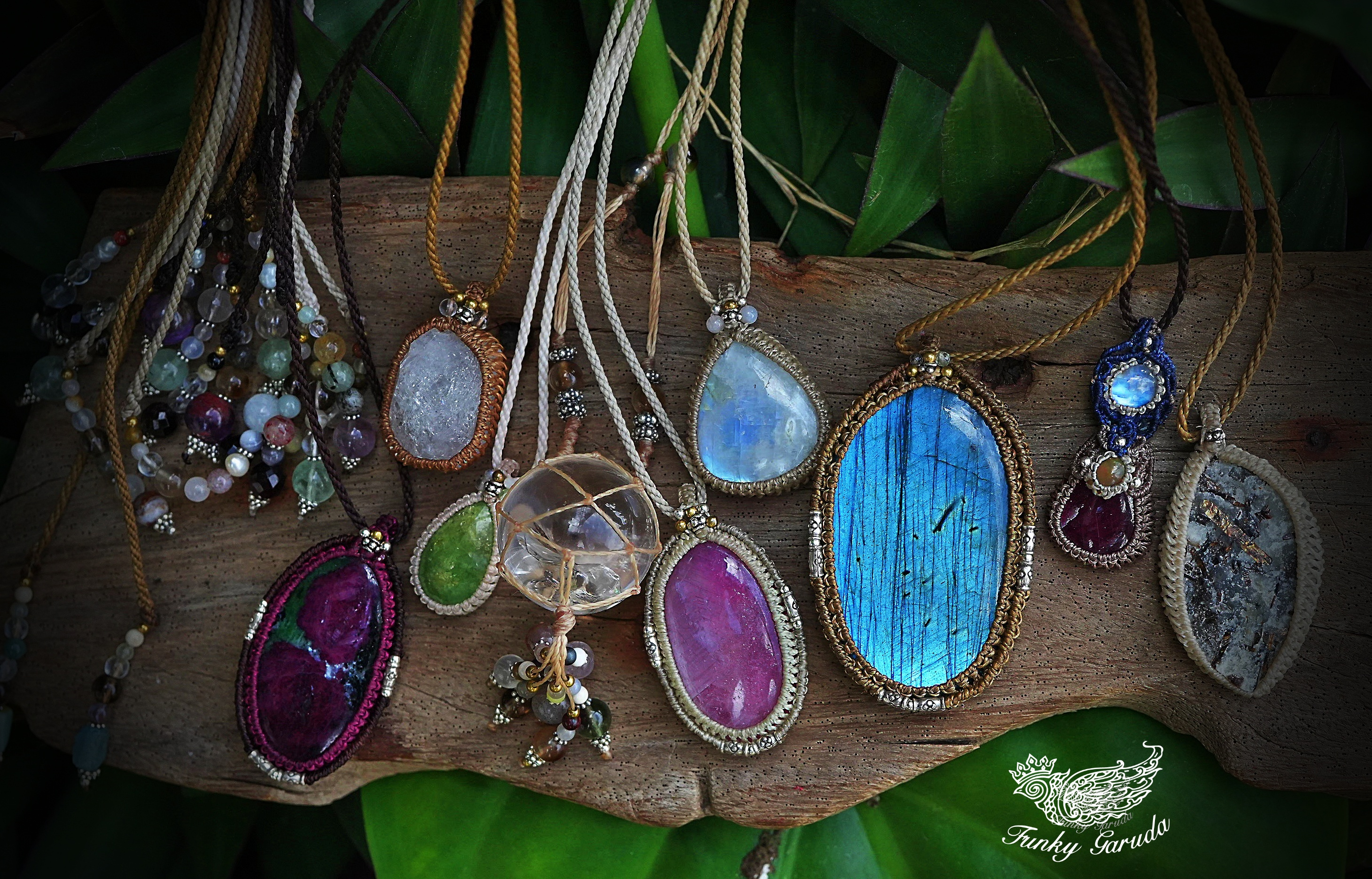 12月3日(日)20時 新作12点 販売開始いたします。