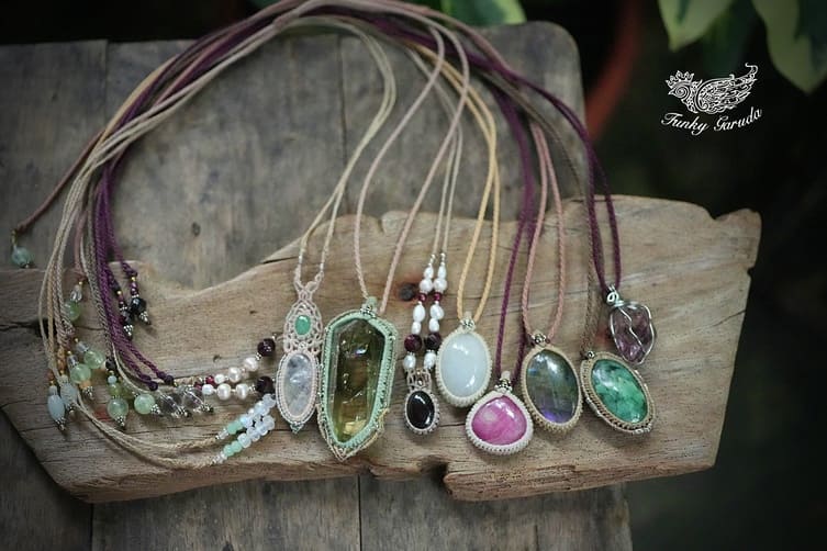 9月1日(日)新作マクラメネックレス 9点