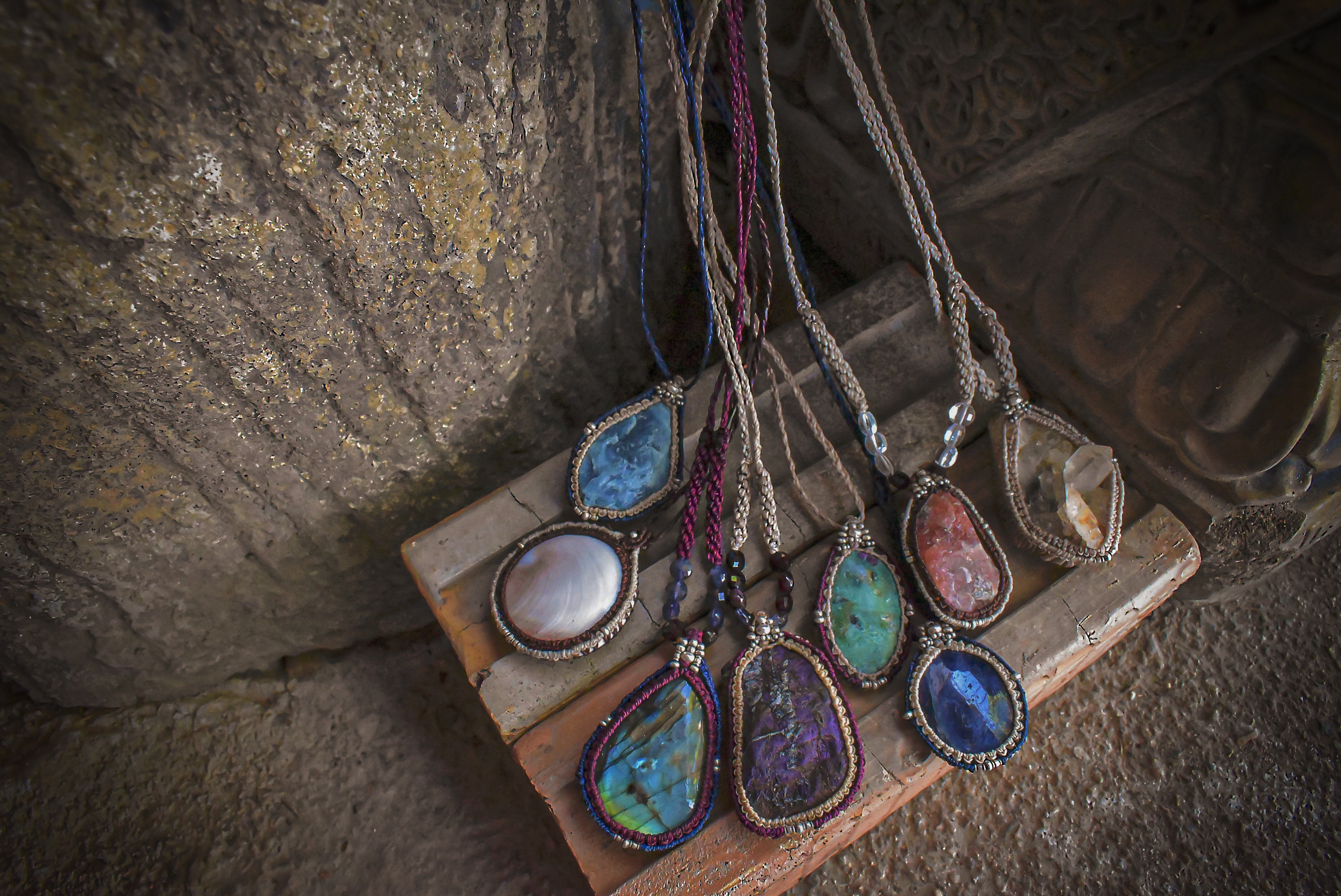 03.27金曜日8:00〜新作マクラメペンダント