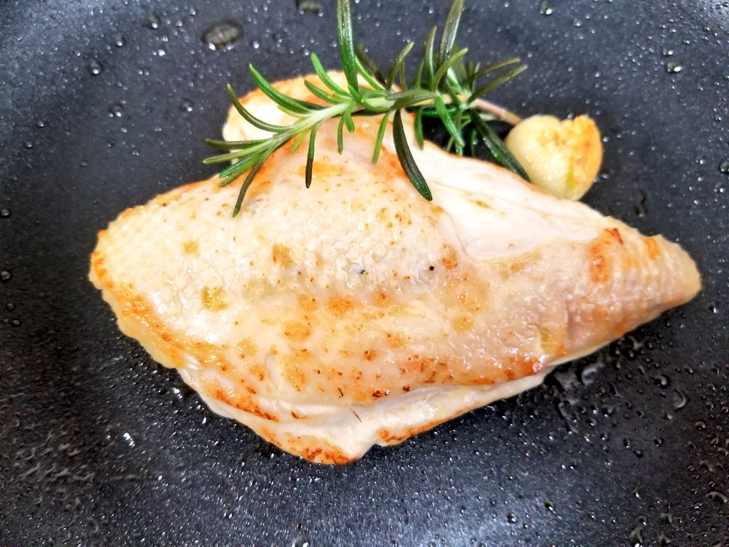 鶏むね肉がヘルシーな理由知っていますか？？