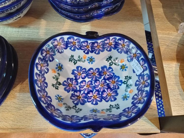 引き続き新入荷のご紹介です