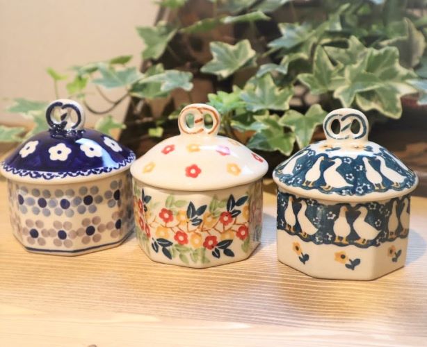 小物入れ入荷しました