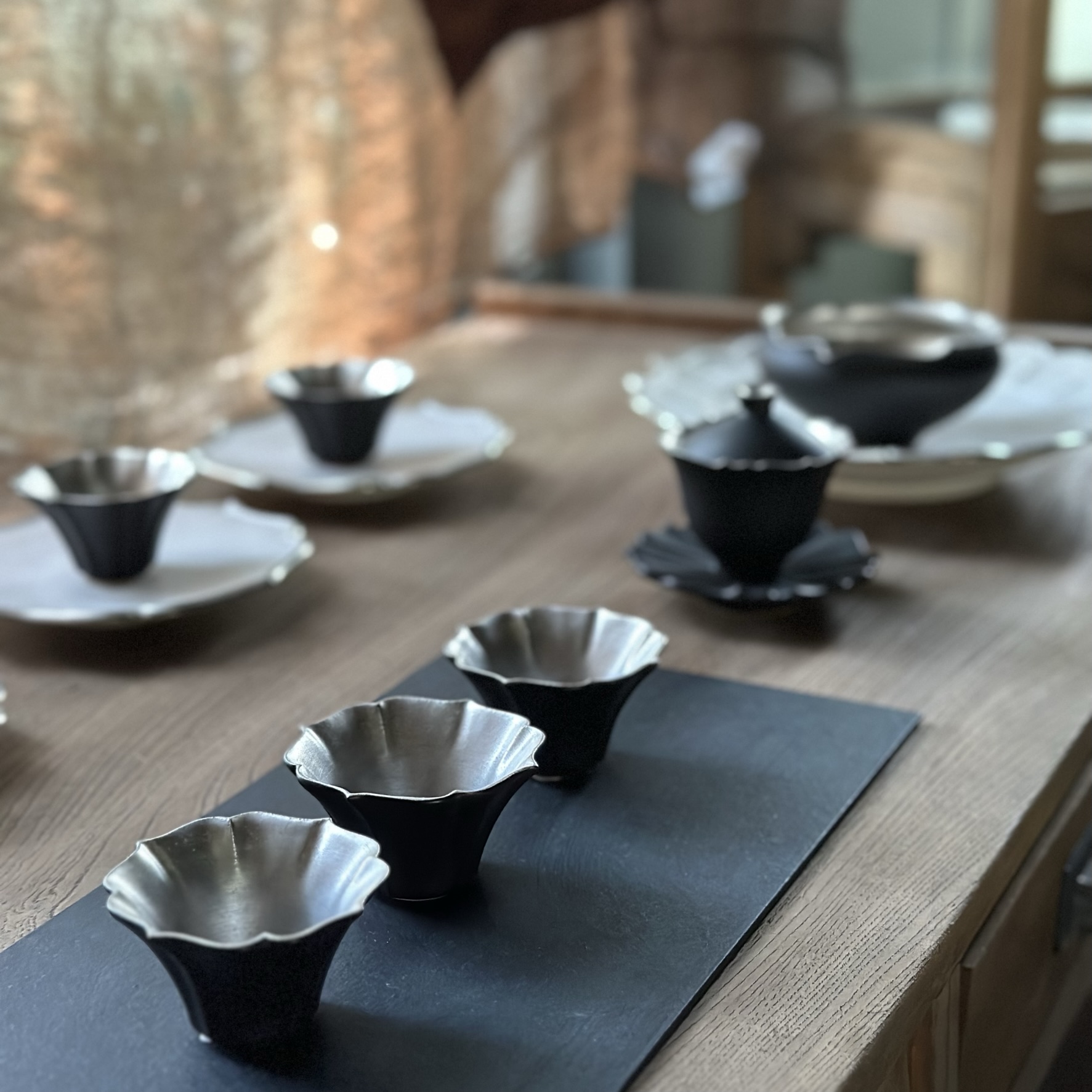 【東一仁・木下和美 展】-水無月の茶刻- 開催中です