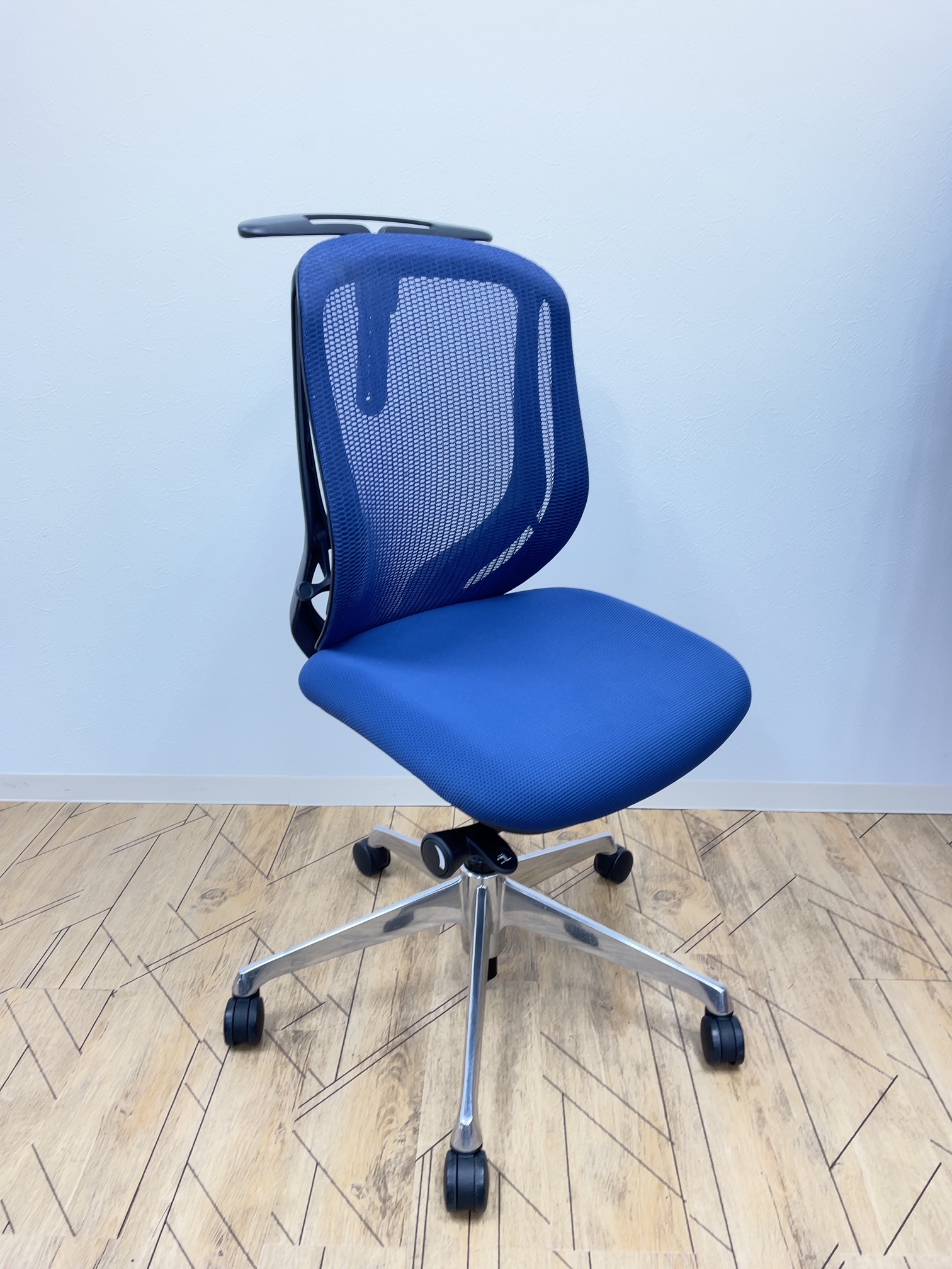 オフィス / テレワーク向けチェアー　オカムラ シルフィー入荷
