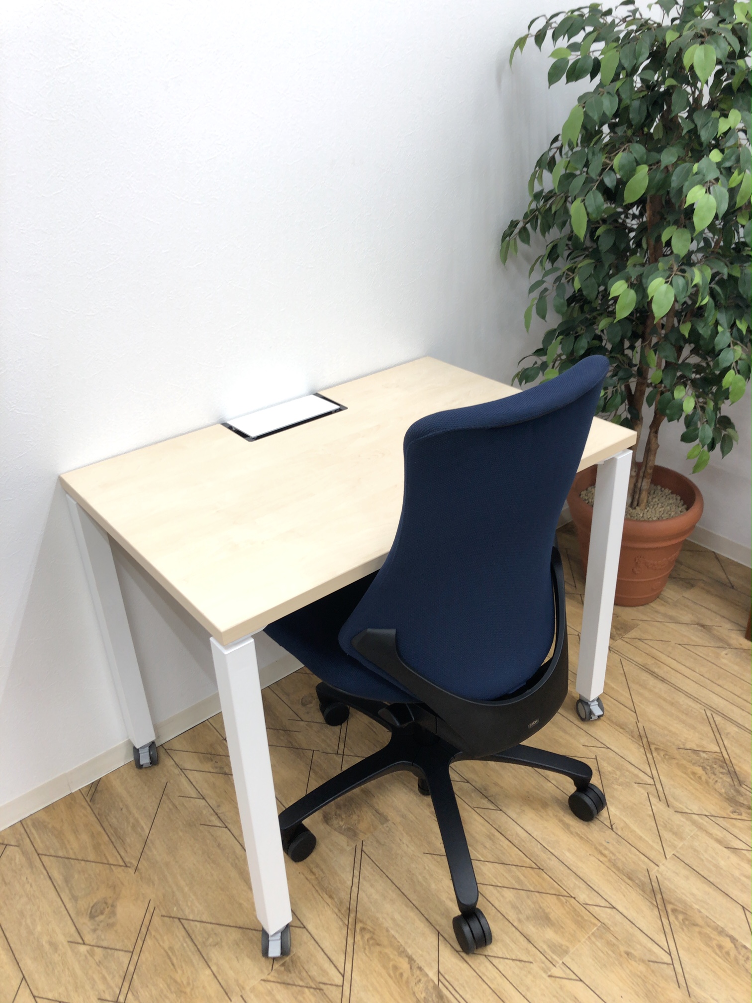 オフィス家具をリユースで揃える