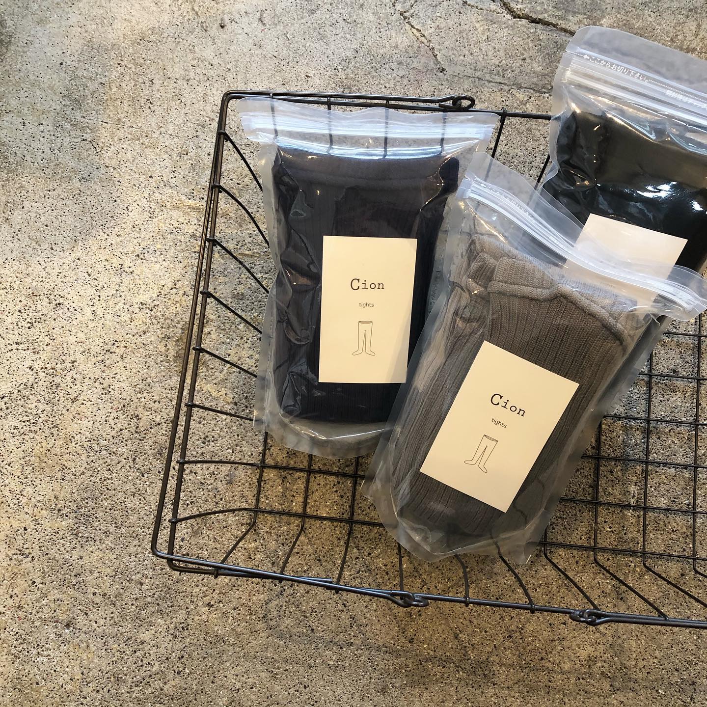 frenchbullのソックスが届いてます